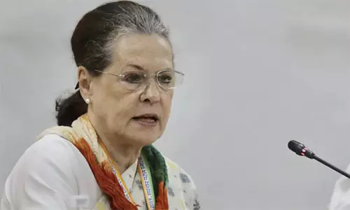 நாடாளுமன்ற கூட்டத்தொடருக்கான வியூகம்: காங். மூத்த தலைவர்களுடன் சோனியாகாந்தி ஆலோசனை நாடாளுமன்ற கூட்டத்தொடருக்கான வியூகம்: காங். மூத்த தலைவர்களுடன் சோனியாகாந்தி ஆலோசனை