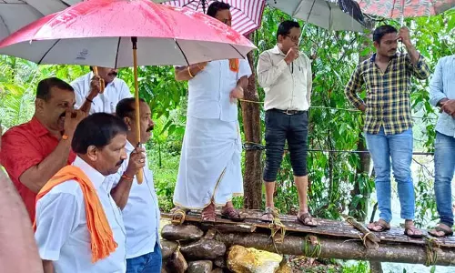 சுள்ளியா தாலுகாவில் மழை பாதித்த பகுதிகளில் மந்திரி அங்கார் ஆய்வு