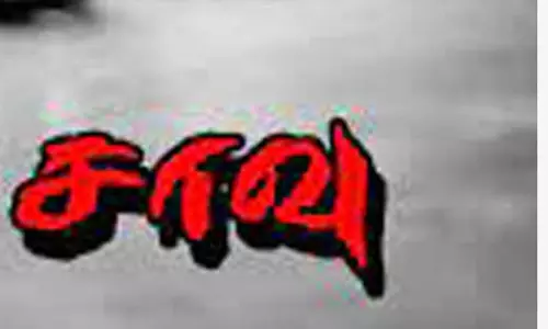 விழுப்புரத்தில்    ரெயில் மோதி தச்சு தொழிலாளி சாவு