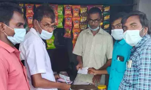 பீடி, சிகரெட் விற்ற கடைகளுக்கு அபராதம் பீடி, சிகரெட் விற்ற கடைகளுக்கு அபராதம்