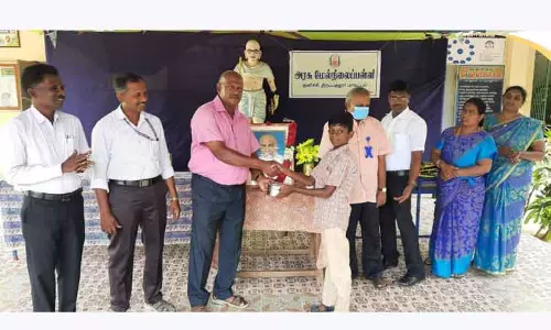 மாணவ-மாணவிகளுக்கு பரிசுகள்