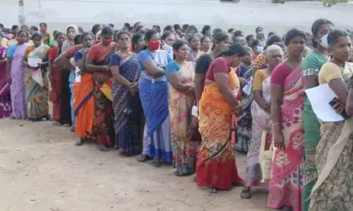 சத்துணவு ஊழியர்கள் ஊர்வலம் சத்துணவு ஊழியர்கள் ஊர்வலம்