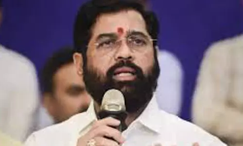 மும்பையில் போக்குவரத்து நெரிசலை குறைக்க நீண்டகால திட்டம்- ஏக்நாத் ஷிண்டே உத்தரவு மும்பையில் போக்குவரத்து நெரிசலை குறைக்க நீண்டகால திட்டம்- ஏக்நாத் ஷிண்டே உத்தரவு