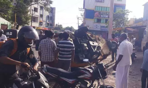 ஆட்டோ கவிழ்ந்து விபத்து