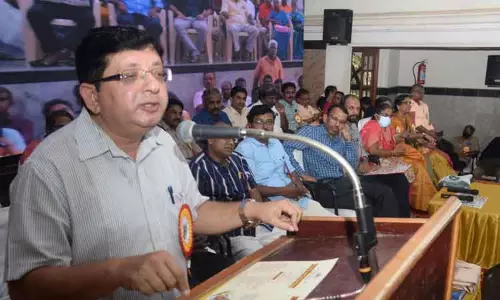 பொதுத்துறை நிறுவனங்களை காப்பாற்ற அனைவரும் ஒன்றிணைந்து போராட வேண்டும்