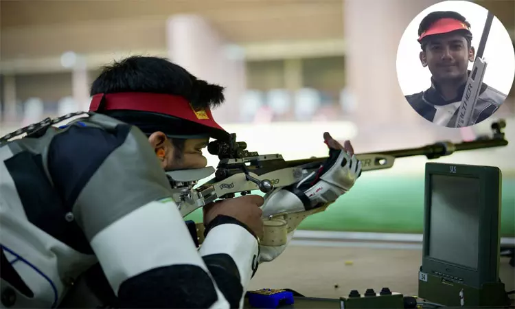 உலக கோப்பை துப்பாக்கி சுடுதலில் தங்கப்பதக்கம் வென்றார் இந்திய வீரர் ஐஸ்வரி பிரதாப் சிங் தோமர் உலக கோப்பை துப்பாக்கி சுடுதலில் தங்கப்பதக்கம் வென்றார் இந்திய வீரர் ஐஸ்வரி பிரதாப் சிங் தோமர்