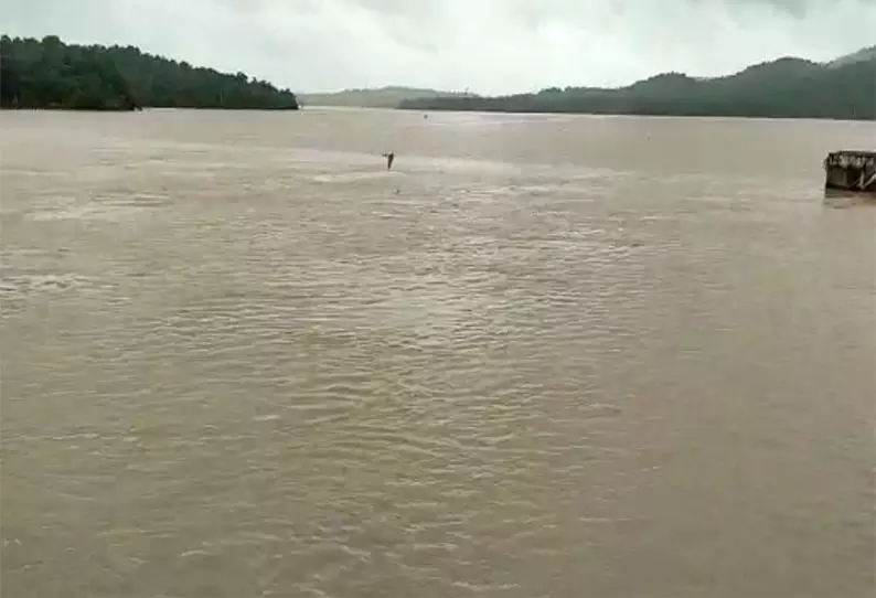 துங்கபத்ரா அணையில் வினாடிக்கு 1.44 லட்சம் கனஅடி நீர் திறப்பு துங்கபத்ரா அணையில் வினாடிக்கு 1.44 லட்சம் கனஅடி நீர் திறப்பு