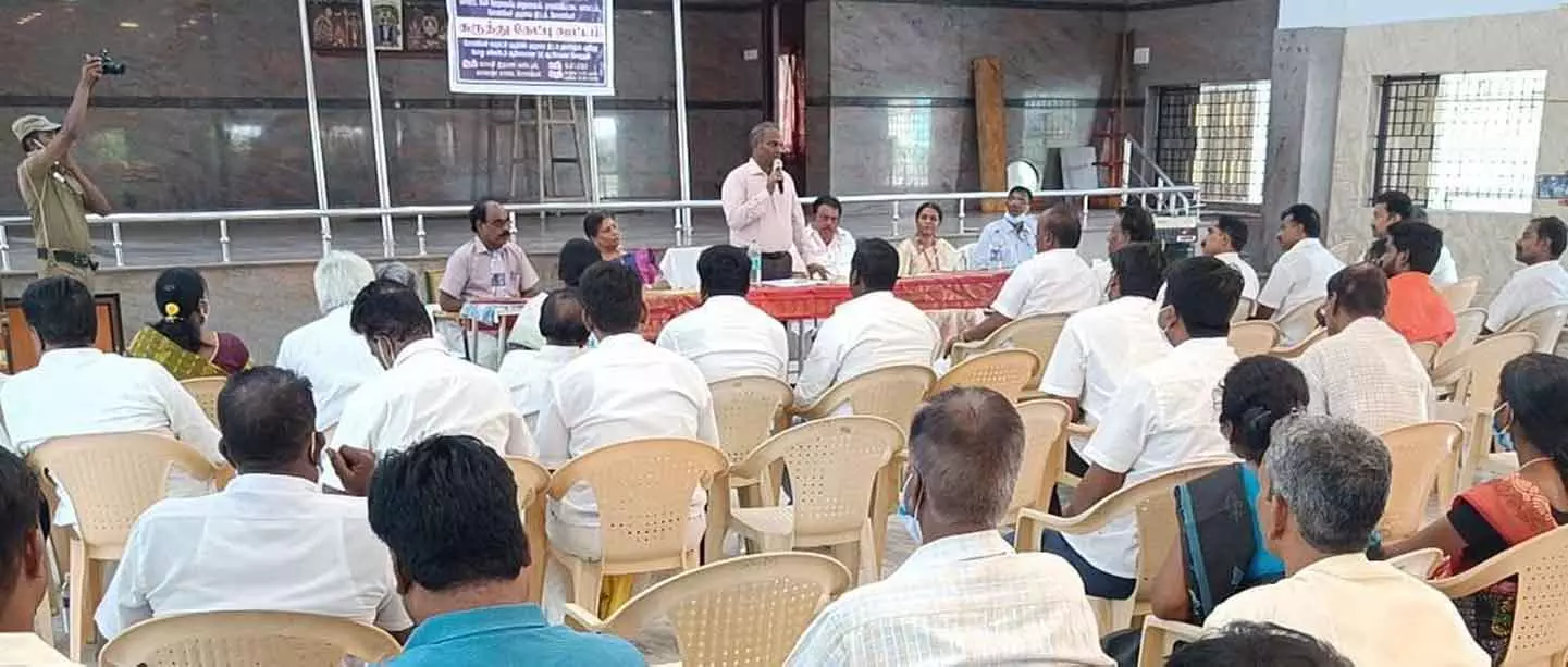 சோளிங்கர் நகராட்சியில் ஆக்கிரமிப்புகளை அகற்றி தெருக்களை விரிவாக்கம் செய்ய எம்.எல்.ஏ.வலியுறுத்தல் சோளிங்கர் நகராட்சியில் ஆக்கிரமிப்புகளை அகற்றி தெருக்களை விரிவாக்கம் செய்ய எம்.எல்.ஏ.வலியுறுத்தல்