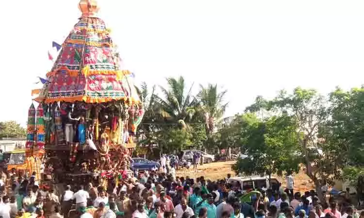 பெரிய அய்யனார் கோவில் தேரோட்டம் பெரிய அய்யனார் கோவில் தேரோட்டம்