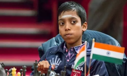 பாராசின் ஒபன் செஸ்: தொடரை வென்று அசத்தினார் பிரக்ஞானந்தா! பாராசின் ஒபன் செஸ்: தொடரை வென்று அசத்தினார் பிரக்ஞானந்தா!