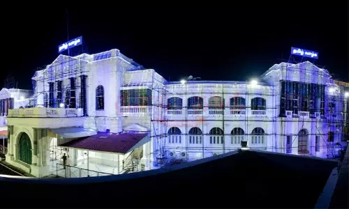 தமிழ்நாடு நாள் கொண்டாட்டம்: மின்விளக்குகளில் ஜொலிக்கும் தலைமைச் செயலகம் தமிழ்நாடு நாள் கொண்டாட்டம்: மின்விளக்குகளில் ஜொலிக்கும் தலைமைச் செயலகம்