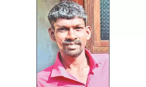 அறுந்து கிடந்த மின்கம்பியை மிதித்தபோது மின்சாரம் தாக்கி தொழிலாளி பலி