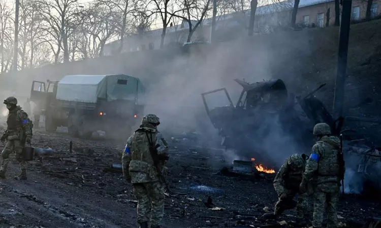 உக்ரைனில் விண்வெளி ராக்கெட் நிலையம் மீது ரஷியா தாக்குதல் - 3 பேர் பலி உக்ரைனில் விண்வெளி ராக்கெட் நிலையம் மீது ரஷியா தாக்குதல் - 3 பேர் பலி