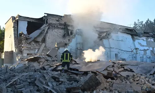 தெற்கு உக்ரைன் நகரம் மீது ரஷியா சரமாரி ஏவுகணை வீச்சு