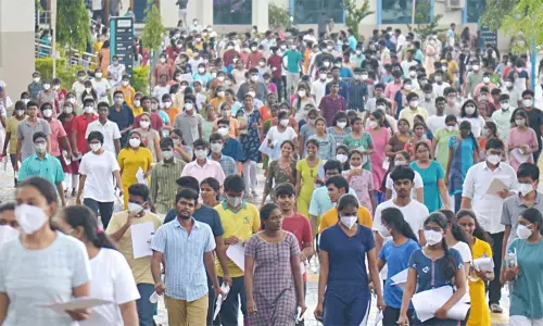 நாடு முழுவதும் நேற்று நடைபெற்ற நீட் தேர்வு 95% பேர் தேர்வு எழுதினர் - தேசிய தேர்வு முகமை நாடு முழுவதும் நேற்று நடைபெற்ற நீட் தேர்வு 95% பேர் தேர்வு எழுதினர் - தேசிய தேர்வு முகமை