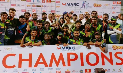 புதுவை: நட்சத்திர கிரிக்கெட் போட்டி - நடிகர் மா.க.பா அணி சாம்பியன் பட்டம் வென்றது புதுவை: நட்சத்திர கிரிக்கெட் போட்டி - நடிகர் மா.க.பா அணி சாம்பியன் பட்டம் வென்றது