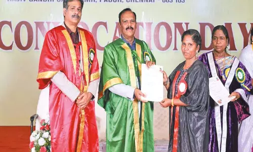 கல்லூரி பட்டமளிப்பு விழா