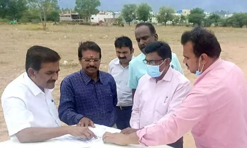 சித்த மருத்துவக்கல்லூரி அமையும் இடத்தில் அதிகாரிகள் ஆய்வு