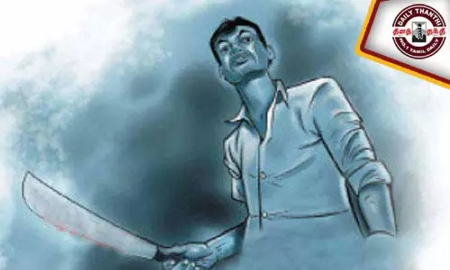 வாகனம் நிறுத்துவதில் தகராறு: ஆட்டோ டிரைவருக்கு அரிவாள் வெட்டு..! வாகனம் நிறுத்துவதில் தகராறு: ஆட்டோ டிரைவருக்கு அரிவாள் வெட்டு..!