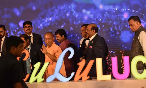 லக்னோ வர்த்தக வளாகத்தில் பிரார்த்தனை: குற்றவாளிகள் மீது கடும் நடவடிக்கை - உ.பி.முதல்-மந்திரி யோகி ஆதித்யநாத் உத்தரவு! லக்னோ வர்த்தக வளாகத்தில் பிரார்த்தனை: குற்றவாளிகள் மீது கடும் நடவடிக்கை - உ.பி.முதல்-மந்திரி யோகி ஆதித்யநாத் உத்தரவு!