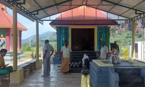 கோவிலில் வெள்ளி பொருட்கள் திருட்டு கோவிலில் வெள்ளி பொருட்கள் திருட்டு