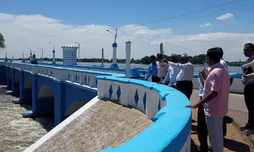 தஞ்சை அருகே கல்லணையில் நீர்வள ஆதார துறை தலைமை பொறியாளர் ஆய்வு செய்தார்.