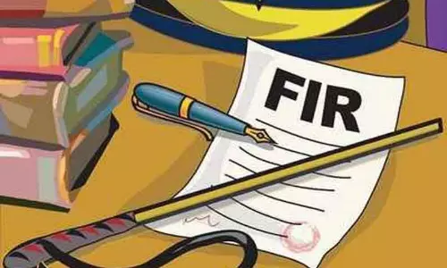 சிறுவனை தாக்கி வீட்டுக்குள் சிறை வைத்த தந்தை சிறுவனை தாக்கி வீட்டுக்குள் சிறை வைத்த தந்தை