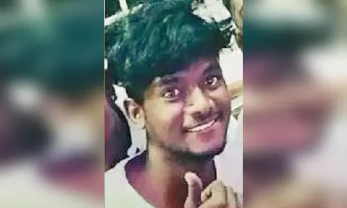 திருவள்ளூர் அருகே வாலிபர் அடித்துக்கொலை; 4 பேர் கைது திருவள்ளூர் அருகே வாலிபர் அடித்துக்கொலை; 4 பேர் கைது