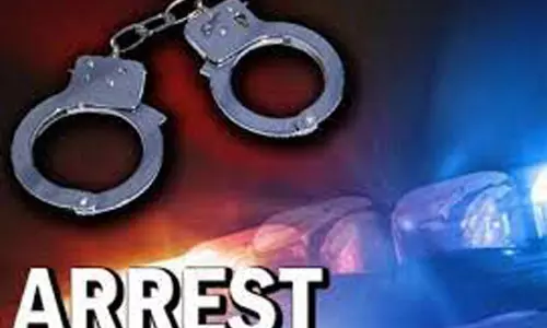 வியாபாரியை மிரட்டி ரூ.35 லட்சம் பறிக்க முயன்ற சோட்டா சகீல் கூட்டாளி கைது வியாபாரியை மிரட்டி ரூ.35 லட்சம் பறிக்க முயன்ற சோட்டா சகீல் கூட்டாளி கைது