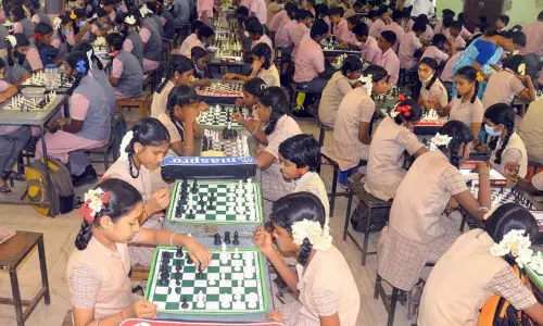 அரசு பள்ளிகளுக்கு இடையே வட்டார அளவிலான செஸ் போட்டி அரசு பள்ளிகளுக்கு இடையே வட்டார அளவிலான செஸ் போட்டி