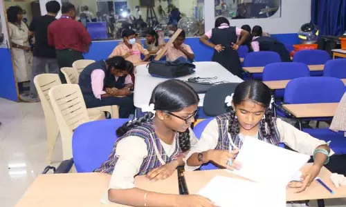 நெல்லை அறிவியல் மையத்தில் ஓவிய போட்டி