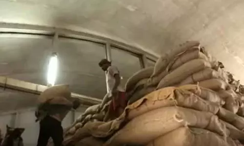 தரமற்ற அரிசி மூட்டைகள் கண்டுபிடிப்பு; அரிசி ஆலைகள், அதிகாரிகள் மீது நடவடிக்கை எடுக்க இந்திய உணவு கழகம் பரிந்துரை