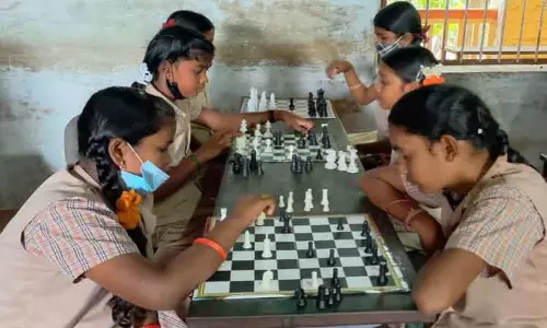 செஸ் ஒலிம்பியாட் போட்டியில் கலந்துகொள்ள பொள்ளாச்சியில் மாணவ-மாணவிகள் தேர்வு