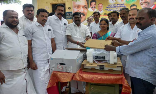 வீராணம் அரசு பள்ளிக்கு கம்ப்யூட்டர் உபகரணங்கள்