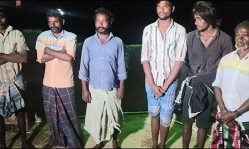 ராமேசுவரத்தை சேர்ந்த 6 மீனவர்கள் கைது ராமேசுவரத்தை சேர்ந்த 6 மீனவர்கள் கைது