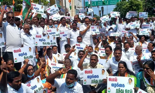 காங்கிரசார் சாலை மறியல் காங்கிரசார் சாலை மறியல்