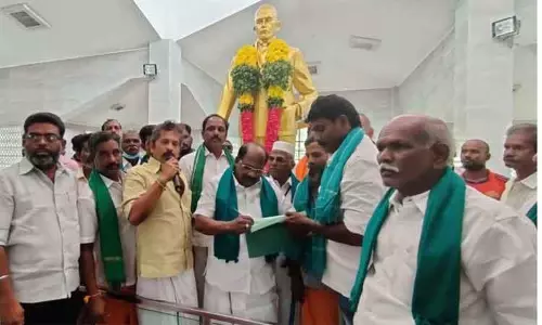 முல்லைப்பெரியாறு அணையில் ரூல் கர்வ் விதியை கைவிட கோரி  5 மாவட்ட விவசாய சங்கத்தினர் கையெழுத்து இயக்கம் முல்லைப்பெரியாறு அணையில் ரூல் கர்வ் விதியை கைவிட கோரி  5 மாவட்ட விவசாய சங்கத்தினர் கையெழுத்து இயக்கம்