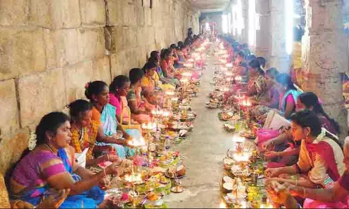 அம்மன் கோவில்களில் திருவிளக்கு பூஜை