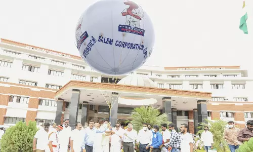 செஸ் ஒலிம்பியாட் போட்டியை பிரபலப்படுத்தும் ராட்சத பலூன்