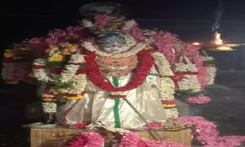 ஆடி கிருத்திகையையொட்டி முருகன் கோவில்களில் சிறப்பு வழிபாடு- திரளான பக்தா்கள் தரிசனம்