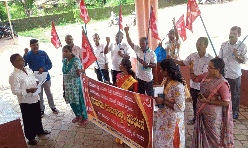 விவசாயிகளுக்கு உரிய நிவாரணம் வழங்க வேண்டும்; மார்க்சிஸ்ட் கம்யூனிஸ்டு கட்சியினர் போராட்டம்