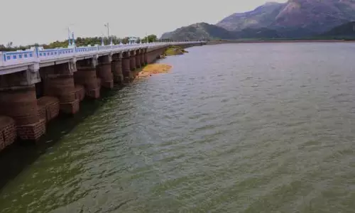 தொடர் மழை காரணமாக ஆழியாறு அணை நீர்மட்டம் 110 அடியை எட்டியது- கரையோர மக்களுக்கு வெள்ள அபாய எச்சரிக்கை