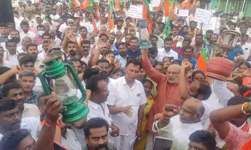 மின் கட்டண உயர்வை கண்டித்து பா.ஜனதா கட்சியினர் ஆர்ப்பாட்டம்