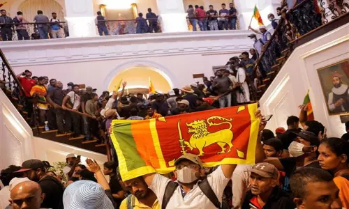 இலங்கை அதிபர் மாளிகை, பிரதமர் இல்லத்தில் 1,000க்கும் மேற்பட்ட கலை பொருட்கள் மாயம்