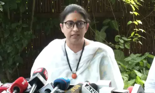 மத்திய மந்திரி ஸ்மிரிதி ராணி மகள் மீது பொய் குற்றச்சாட்டு சுமத்தியதாக காங்கிரஸ் தலைவர்களுக்கு நோட்டீஸ்!