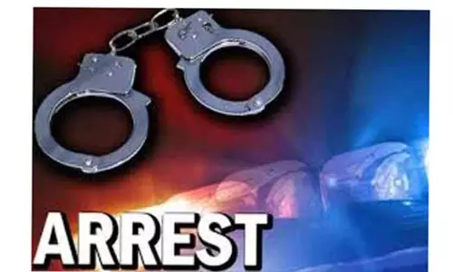 முறைகேடாக முன்பதிவு ரெயில் டிக்கெட்டுகள் விற்ற 5 பேர் கைது முறைகேடாக முன்பதிவு ரெயில் டிக்கெட்டுகள் விற்ற 5 பேர் கைது