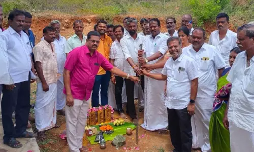 சத்துணவு கூடம் கட்ட பூமி பூஜை