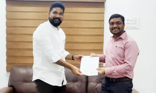கலவரத்தால் பாதிக்கப்பட்ட மாணவர்களுக்கு கல்வி வழங்க வேண்டும் கலவரத்தால் பாதிக்கப்பட்ட மாணவர்களுக்கு கல்வி வழங்க வேண்டும்
