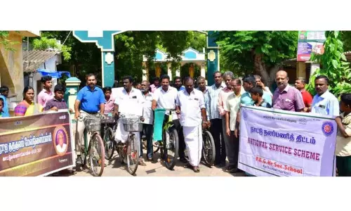 காட்டுமன்னார்கோவிலில் தூய்மை நகரங்களுக்கான விழிப்புணர்வு சைக்கிள் பேரணி காட்டுமன்னார்கோவிலில் தூய்மை நகரங்களுக்கான விழிப்புணர்வு சைக்கிள் பேரணி