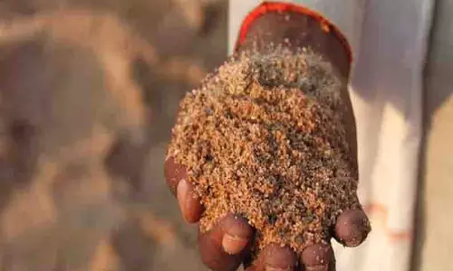 தூத்துக்குடி கனிமவள அறக்கட்டளைக்கு ரூ.1 லட்சம் செலுத்த வேண்டும்